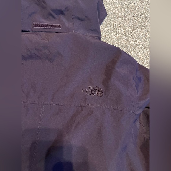 North Face Jacket Size Small - Picture 9 of 10